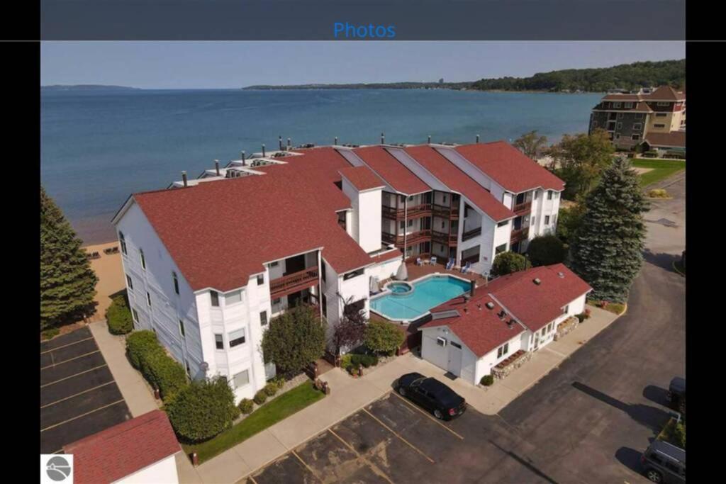 New Listing Beach Bliss 211! Stunning Bay View Traverse City Kültér fotó