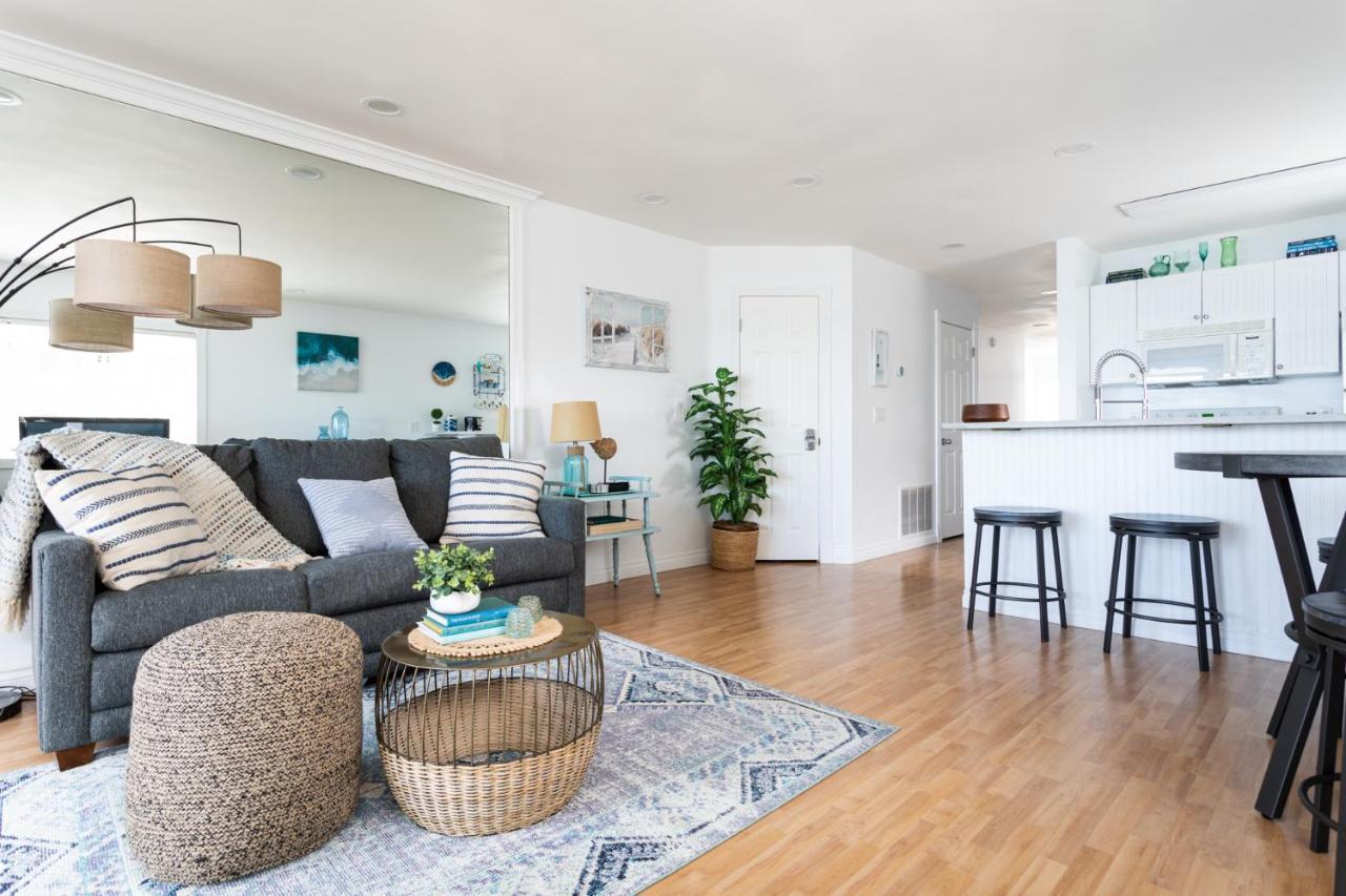 New Listing Beach Bliss 211! Stunning Bay View Traverse City Kültér fotó
