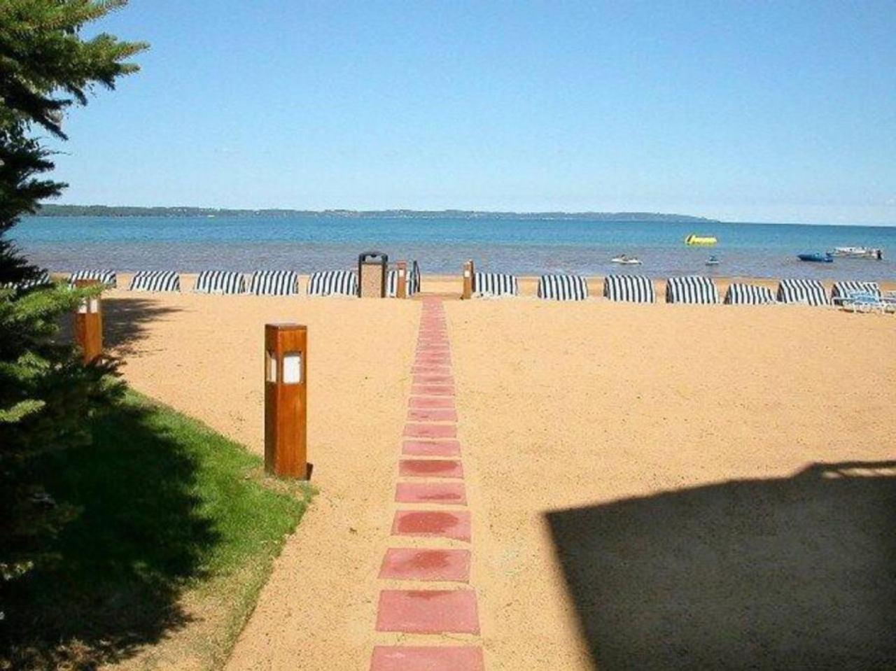 New Listing Beach Bliss 211! Stunning Bay View Traverse City Kültér fotó