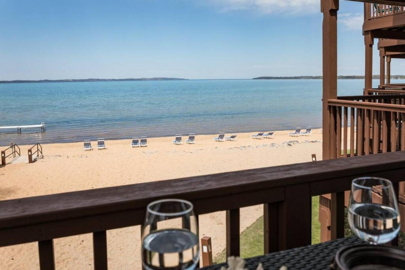 New Listing Beach Bliss 211! Stunning Bay View Traverse City Kültér fotó