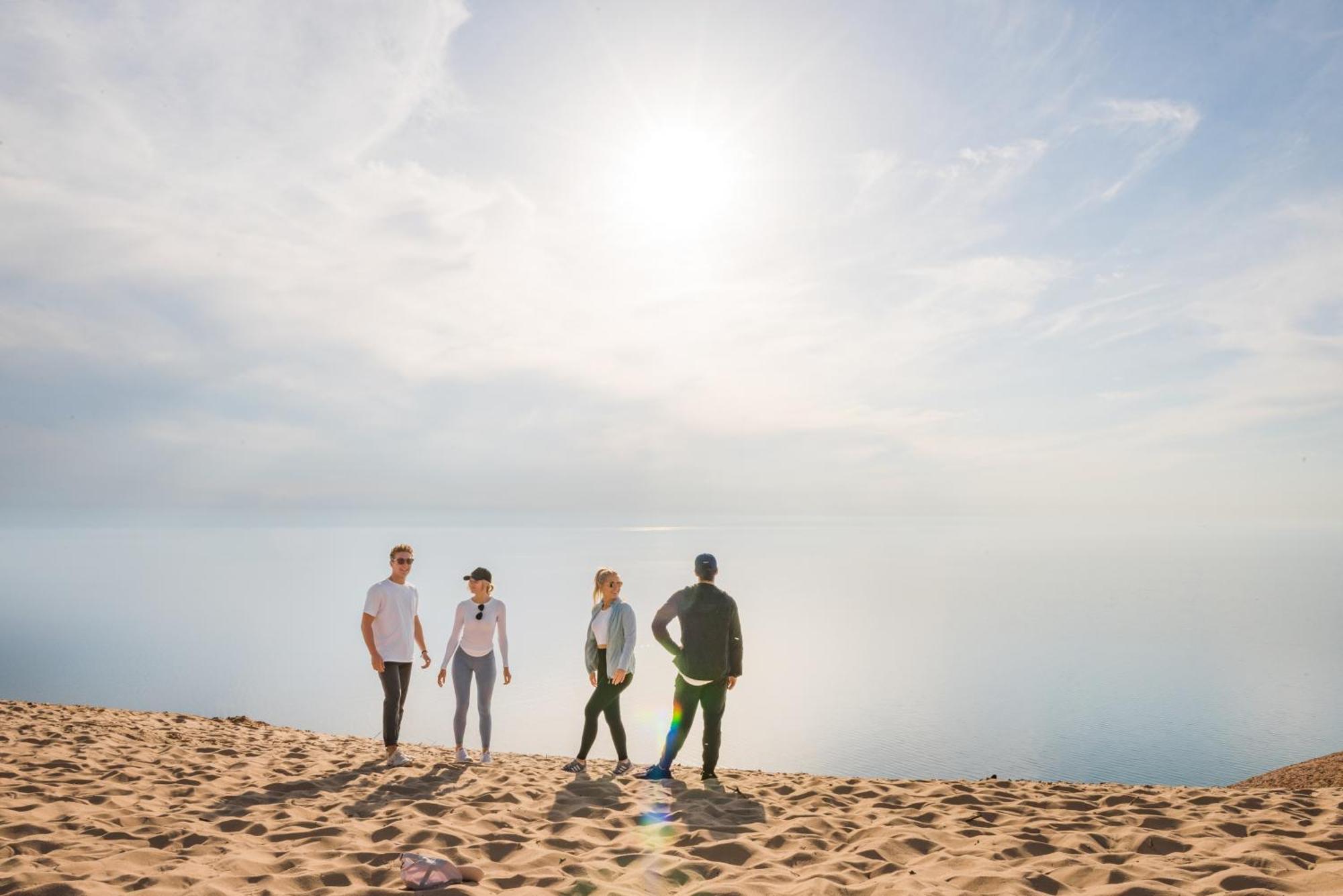 New Listing Beach Bliss 211! Stunning Bay View Traverse City Kültér fotó